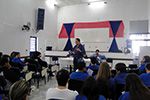 Mesa redonda com alunos do Colégio Antônio Peixoto
